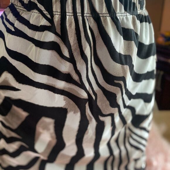 Zebra print mini skirt - Picture 3 of 3